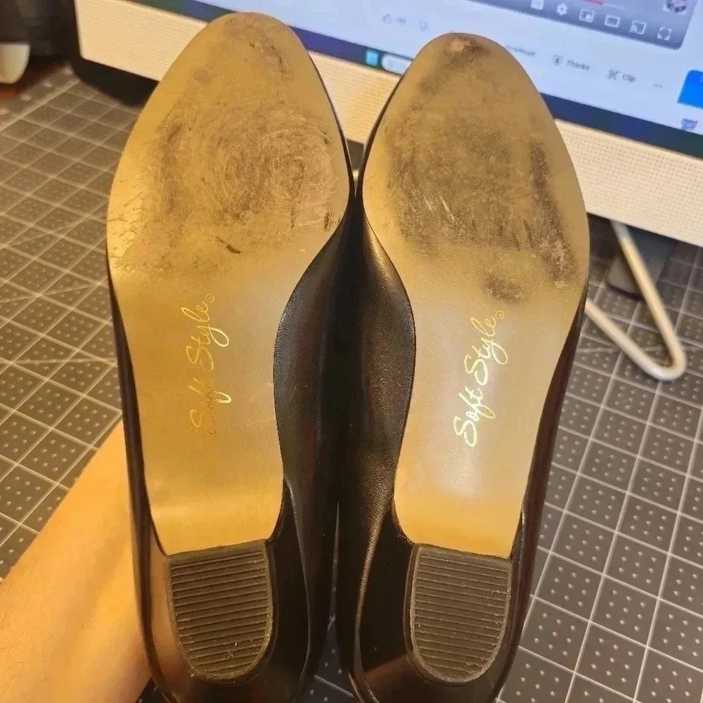 Soft Style Shoes View 2